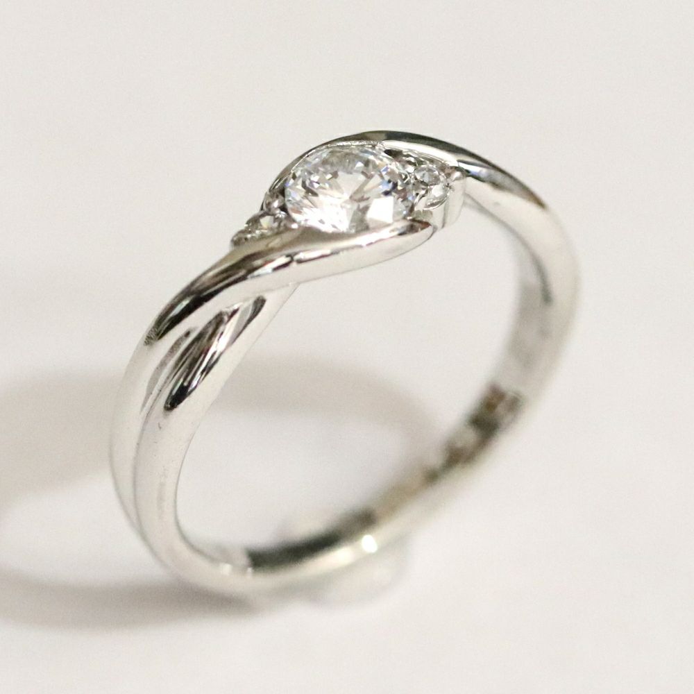 婚約指輪ジュエリーリフォームｒｆｑ2283cｔ030ｐｔ斜め