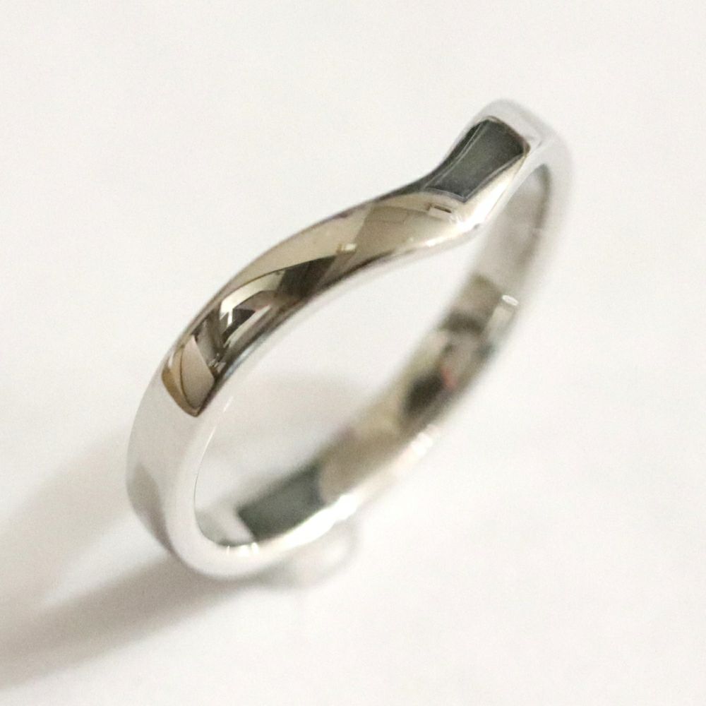 結婚指輪V字ラインｍｒｓ046ｐｔｓ045ｔメンズ斜め